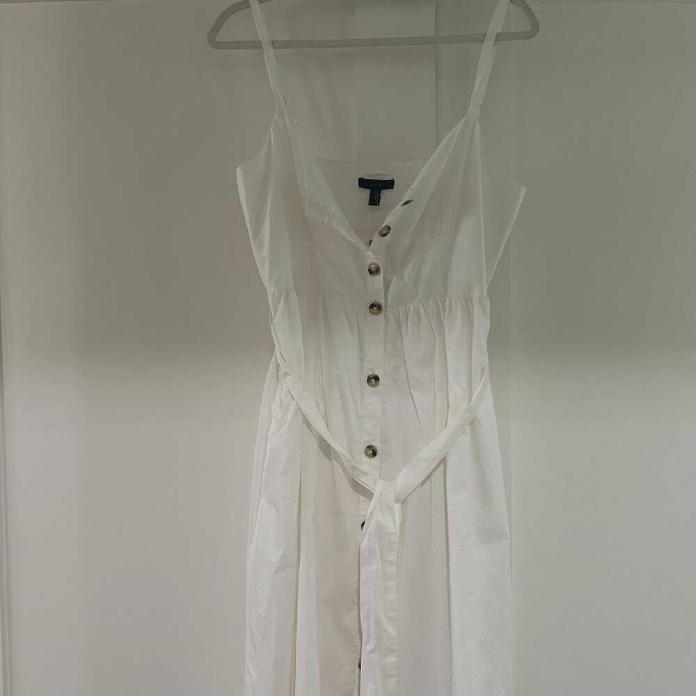 White cotton sundress, adjustable shoulder straps, button front, sash tie